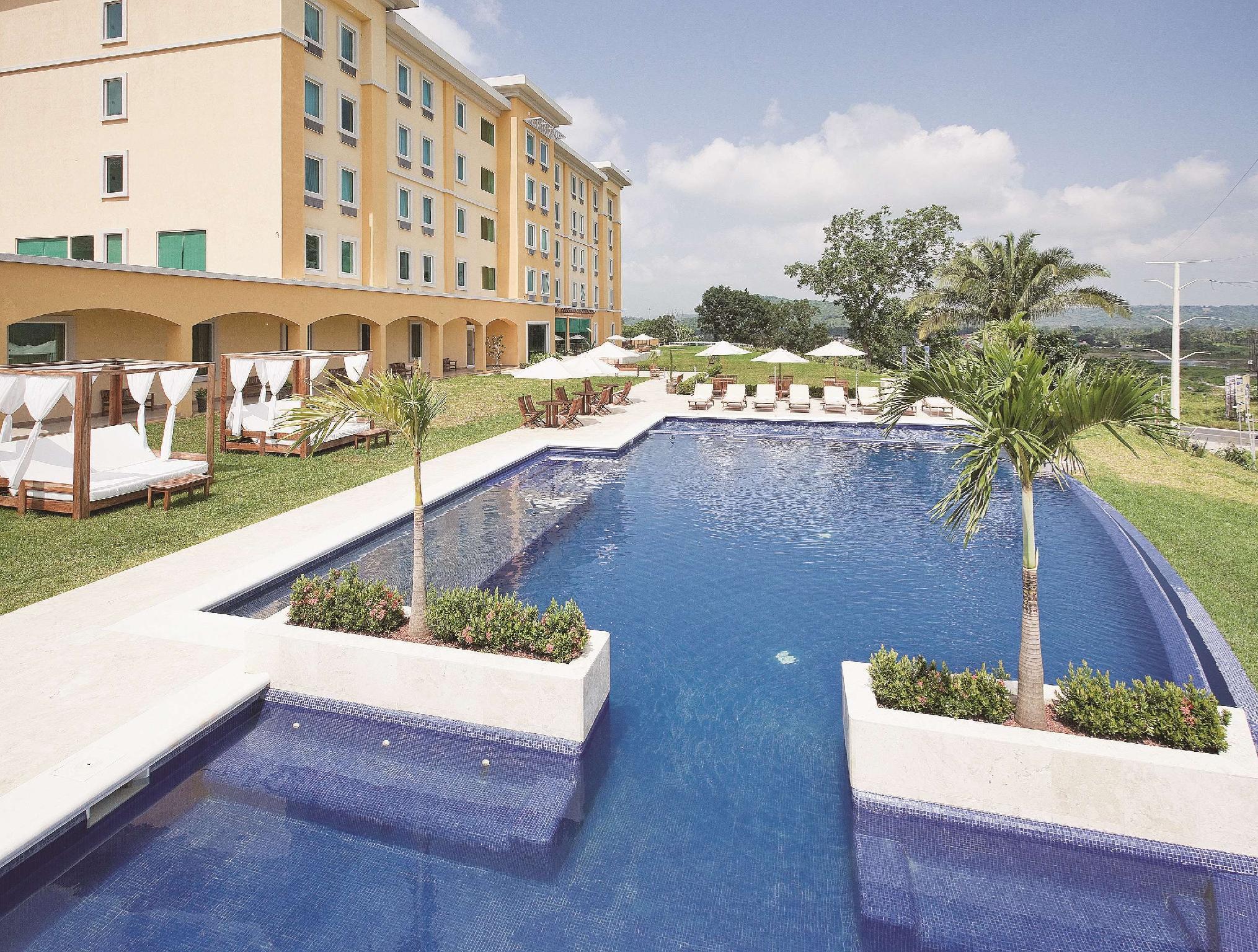 Hotel La Quinta by Wyndham Poza Rica Esterno foto