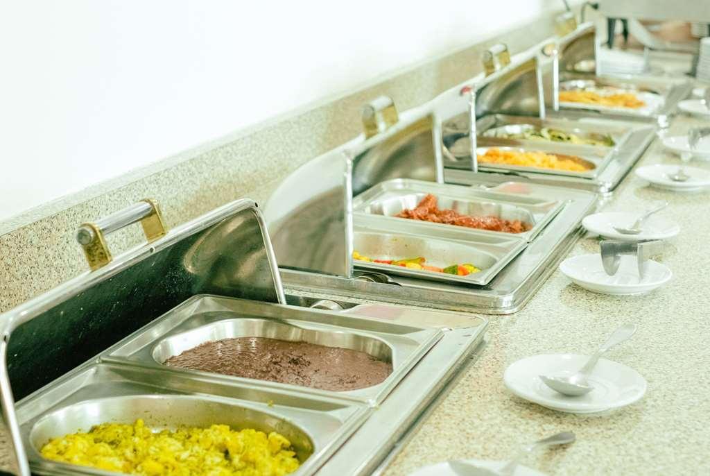 Hotel La Quinta by Wyndham Poza Rica Ristorante foto